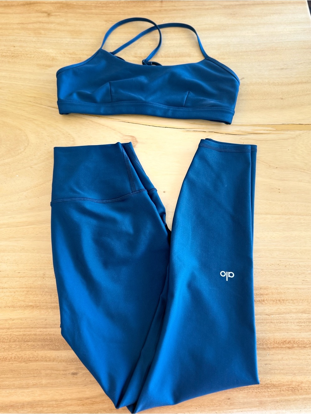 ALO Yoga Deep Teal Blue Sports Bra and High-Rise Leggings Set